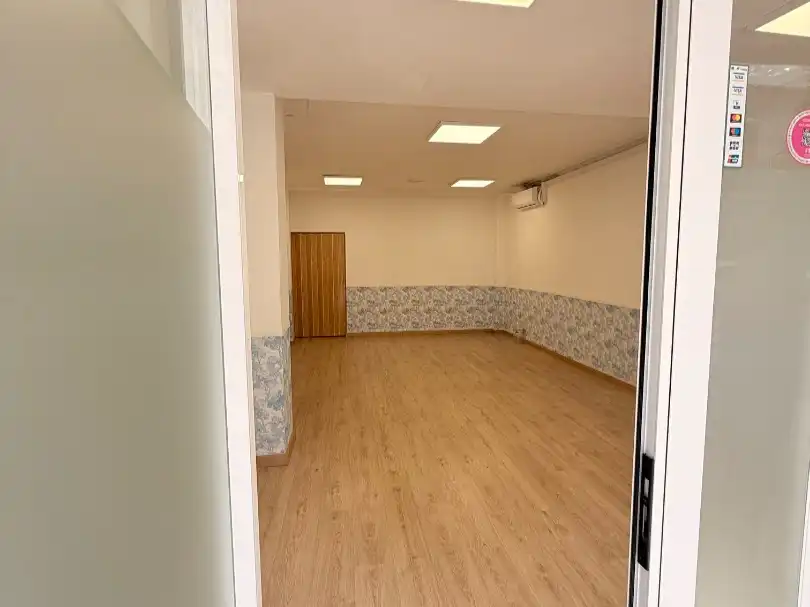 Local de lloguer en Alhaurín de la Torre amb Aire condicionat, Calefacció i Parquet