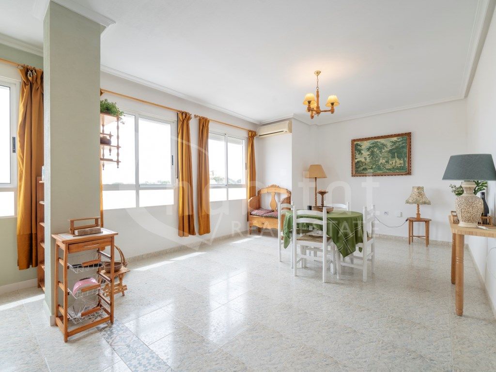 Esszimmer von Wohnungen zum verkauf in Los Montesinos mit Klimaanlage und Möbliert