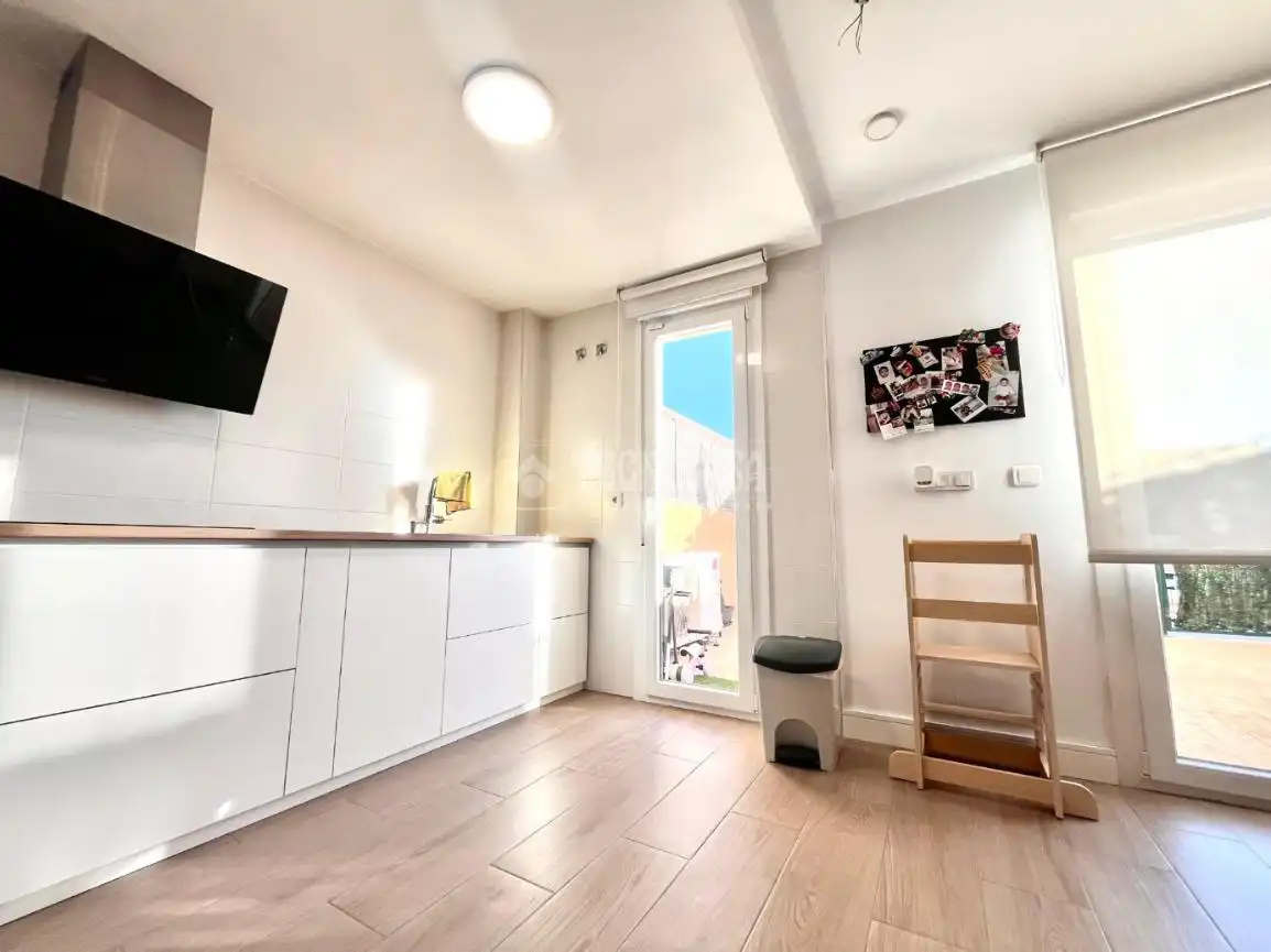 Bedroom of Detached homes for sale in El Viso de San Juan  with Heating and Terrace