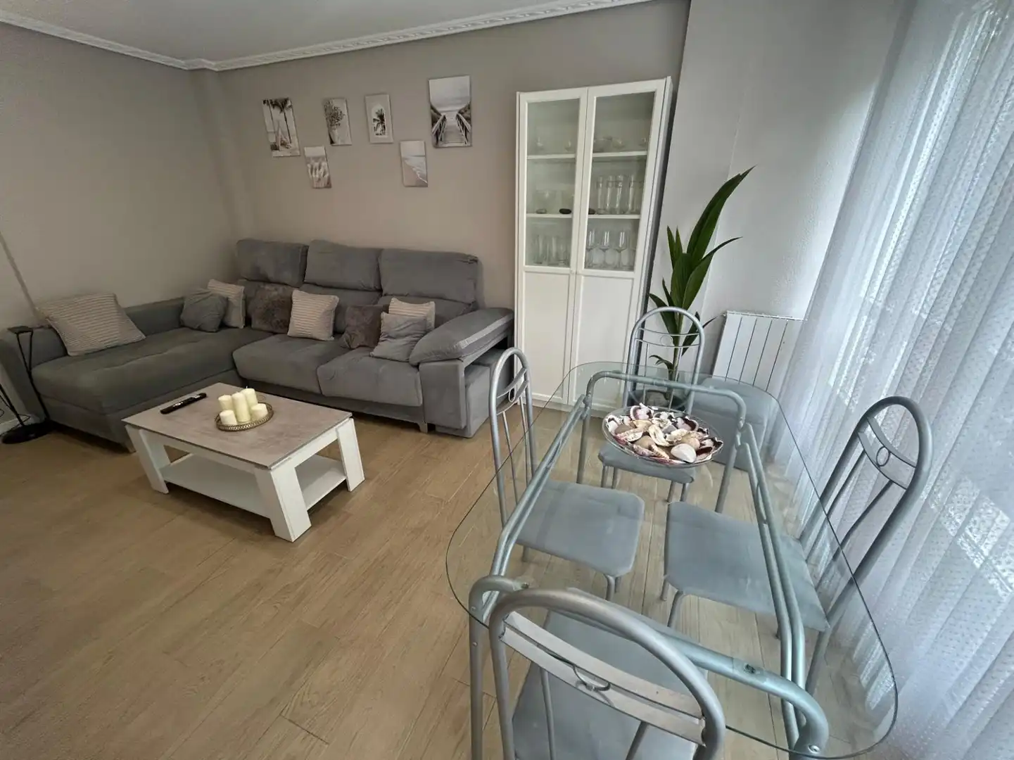 Wohnzimmer von Wohnung zur Miete in Cabezón de la Sal mit Heizung und Balkon
