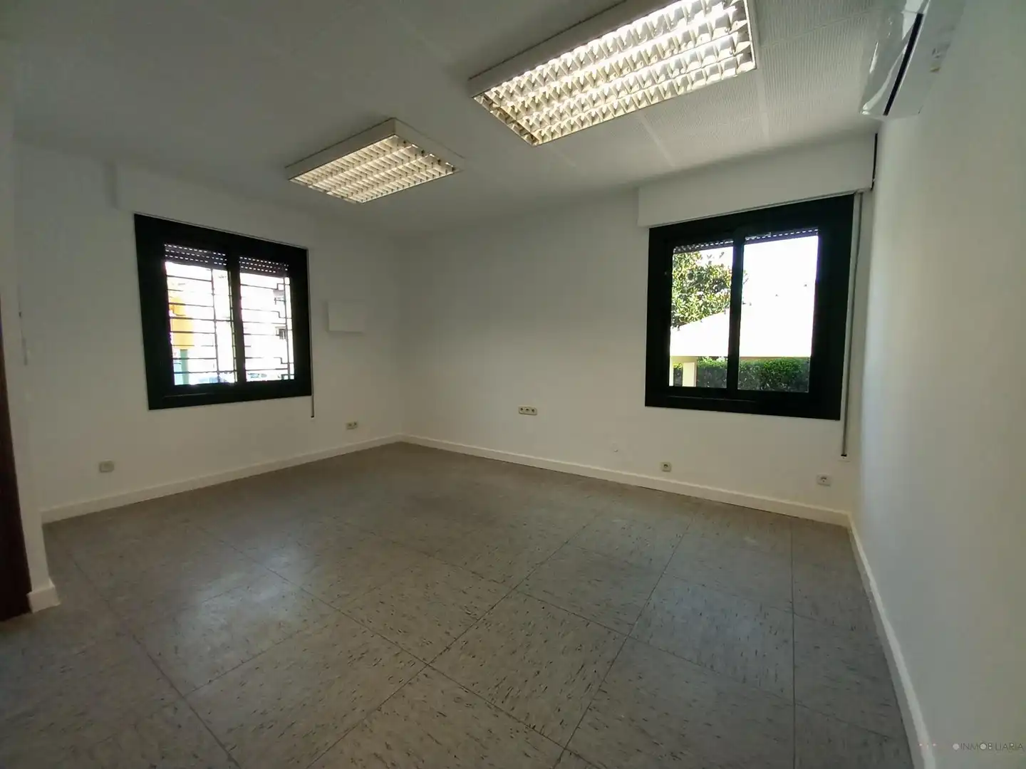 Local comercial de lloguer a Centre