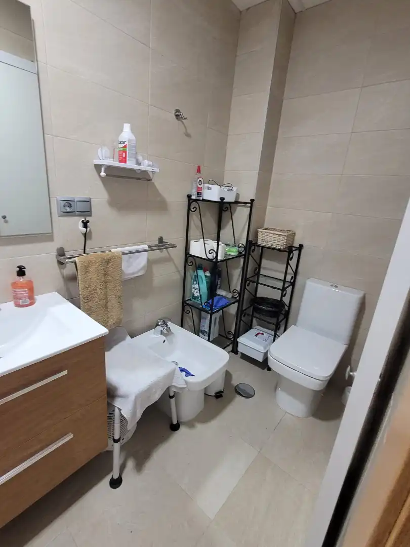 Baño de Piso de alquiler en Antequera con Aire acondicionado