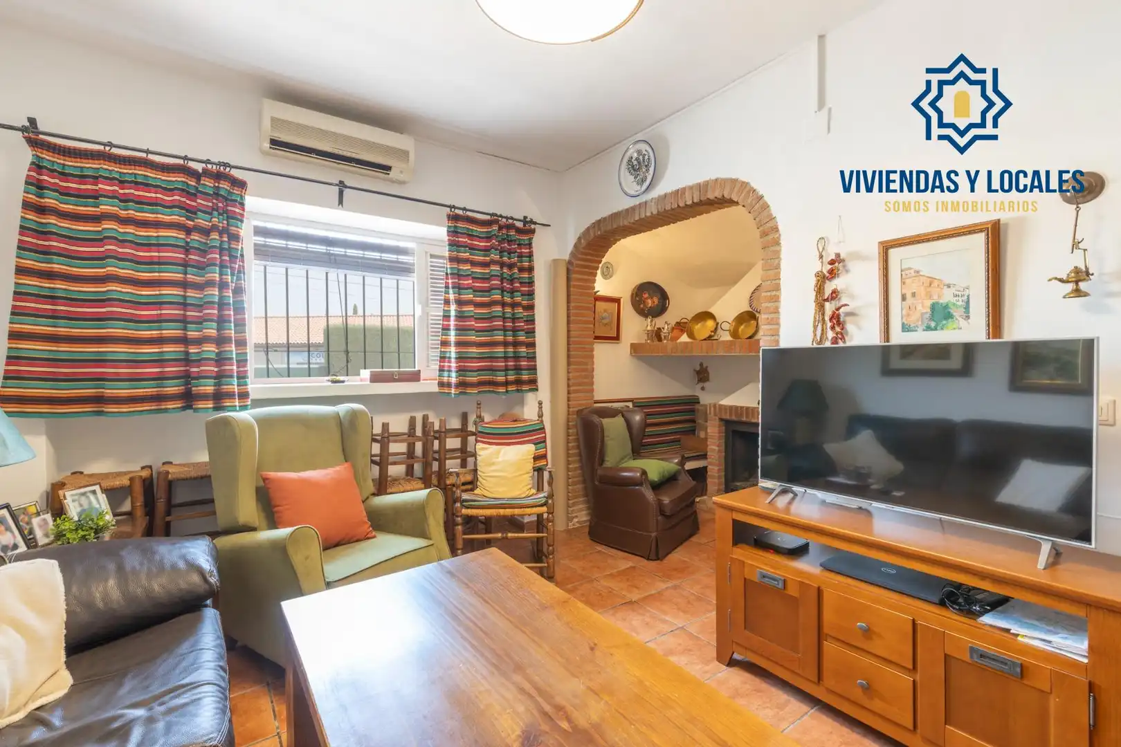 Sala de estar de Casa o chalet en venta en La Zubia con Aire acondicionado, Calefacción y Jardín privado