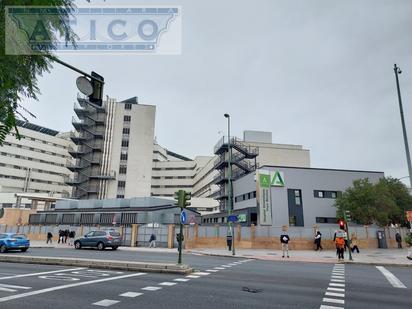 Vista exterior de Pis en venda en  Sevilla Capital amb Aire condicionat i Terrassa