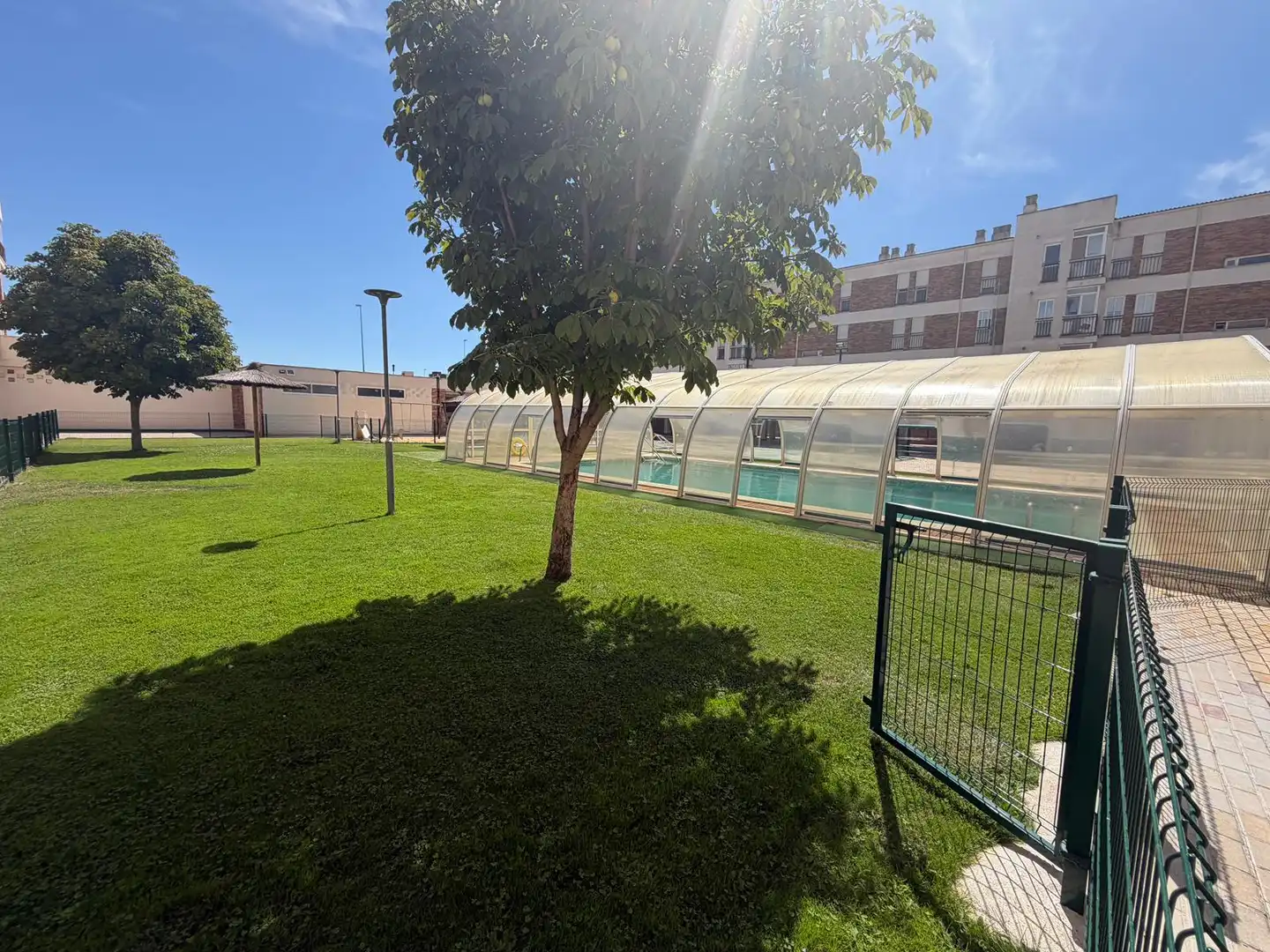 Piscina de Piso en venta en Ávila con Calefacción, Terraza y Trastero