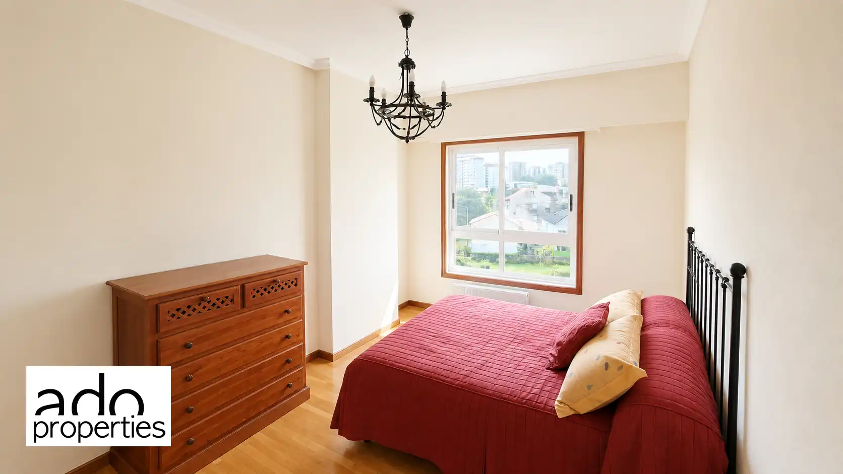 Habitación de Piso en venta en Vigo  con Calefacción y Amueblado