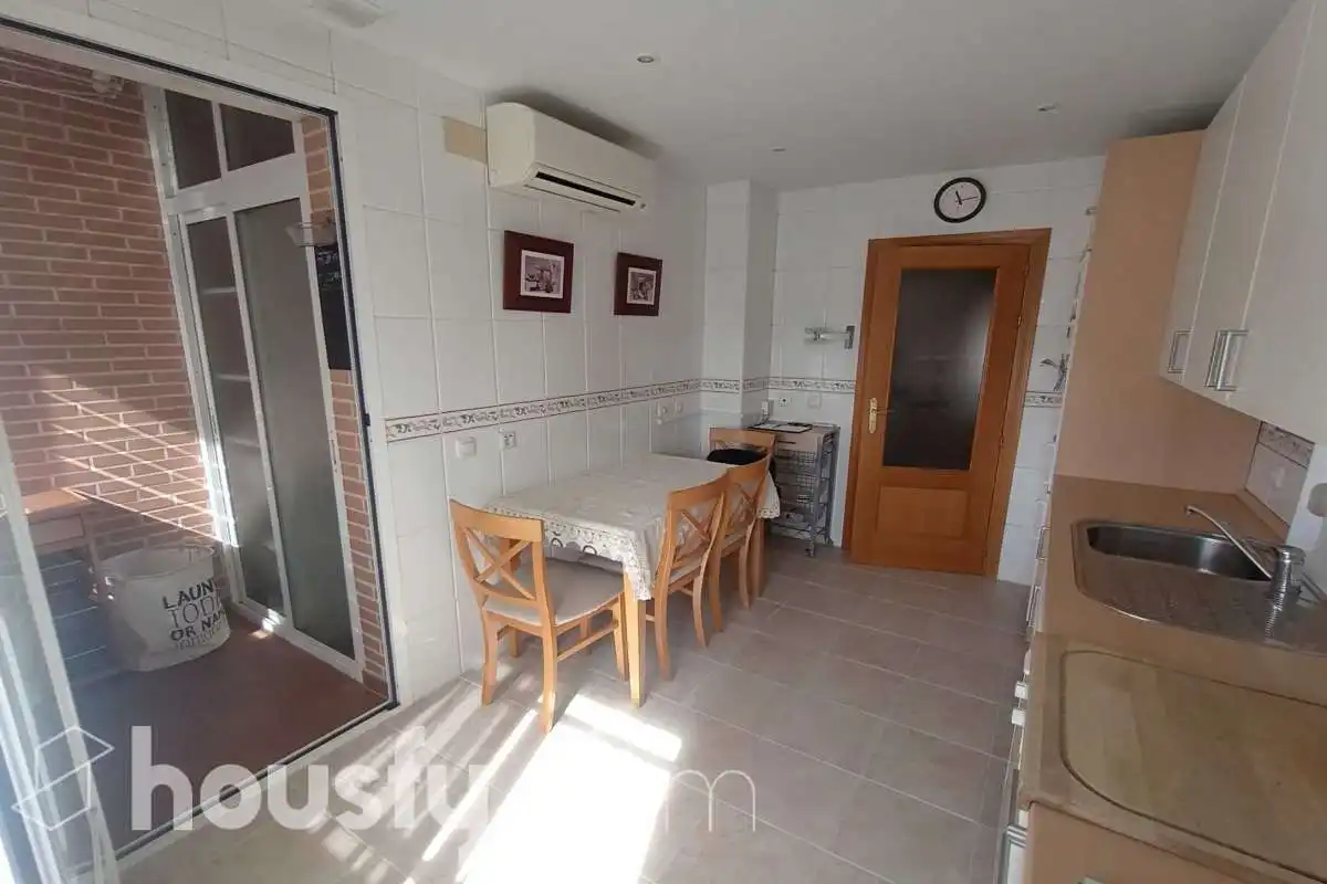 Kitchen of Flat for rent in Toledo  with Air Conditioner, Heating and Parquet flooring