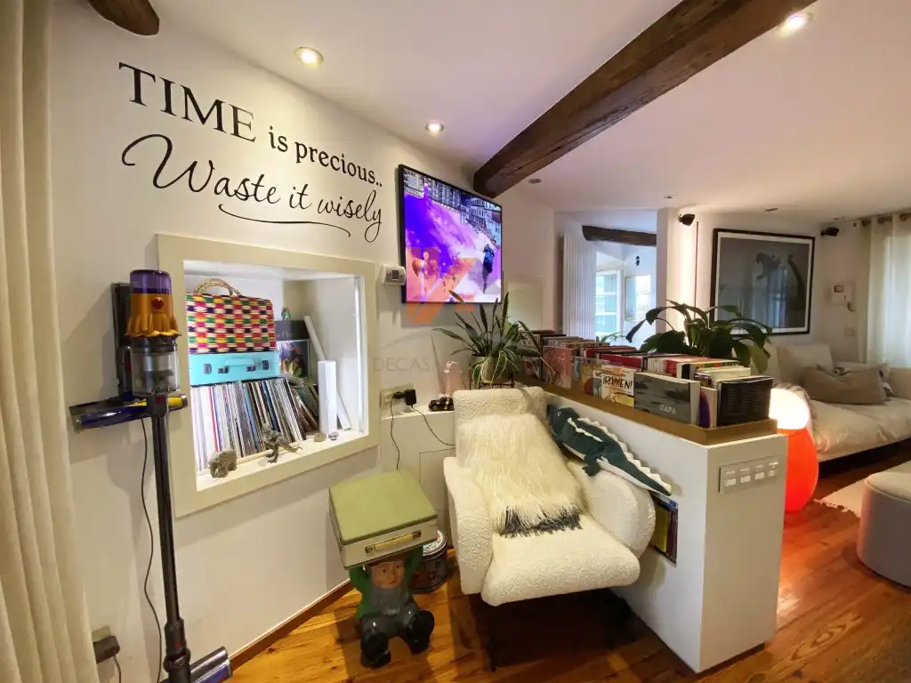 Living room of Houses for sale in Santiago de Compostela   with Washing machine
