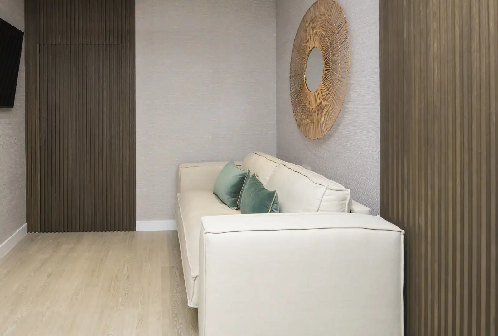 Sala d'estar de Apartament en venda en Estepona amb Aire condicionat, Jardí privat i Traster