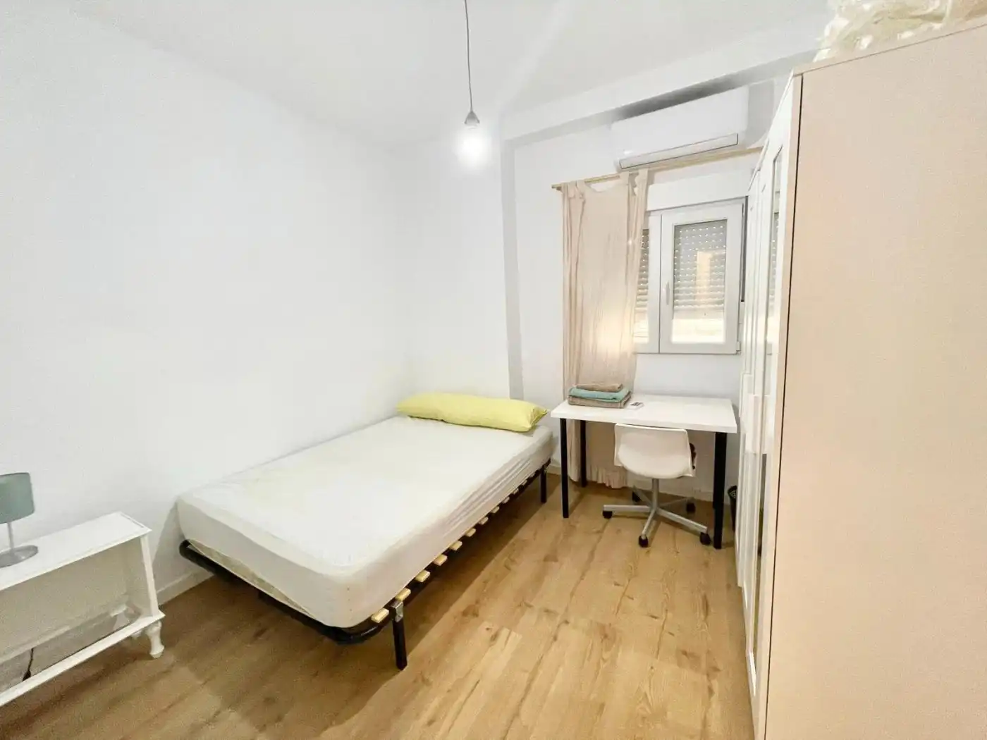 Habitación de Piso de alquiler en Valencia con Aire acondicionado, Calefacción y Parquet