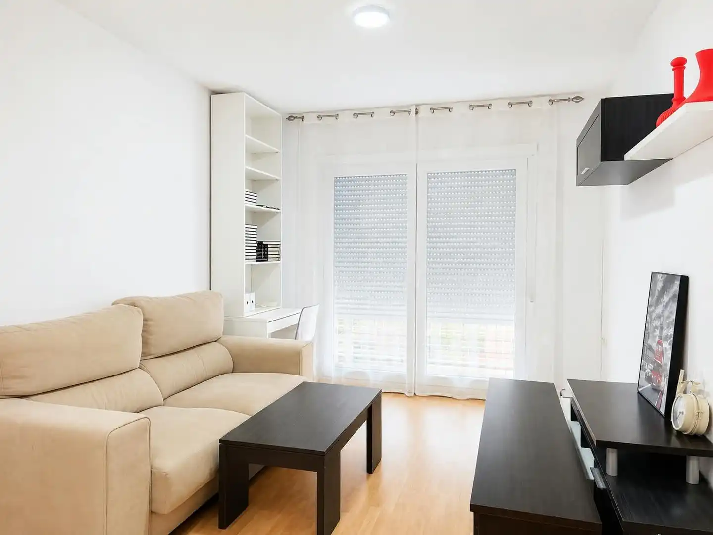 Sala d'estar de Pis de lloguer en Dénia amb Parquet, Moblat i Balcó