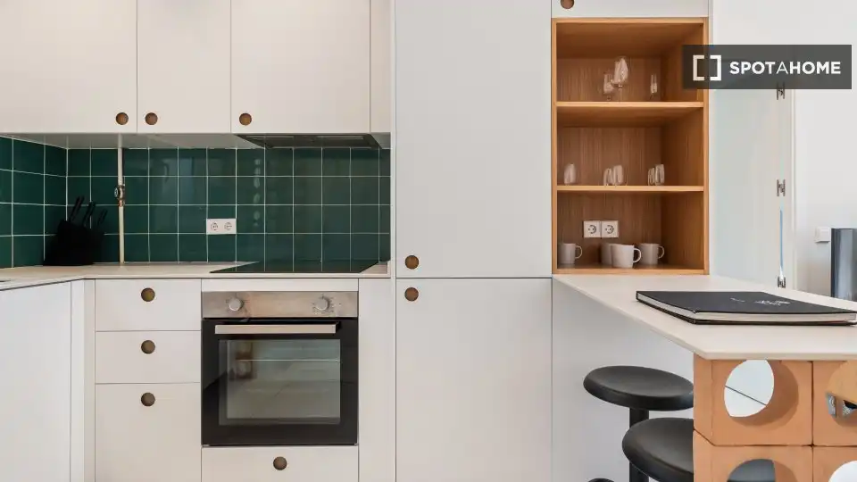 Cuina de Apartament per a compartir en Madrid amb Aire condicionat, Calefacció i Terrassa
