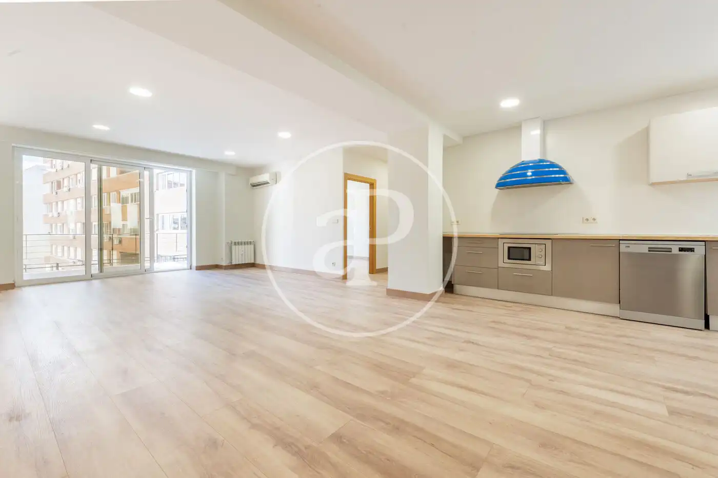 Living room of Flat for sale in  Madrid Capital  with Air Conditioner, Heating and Terrace