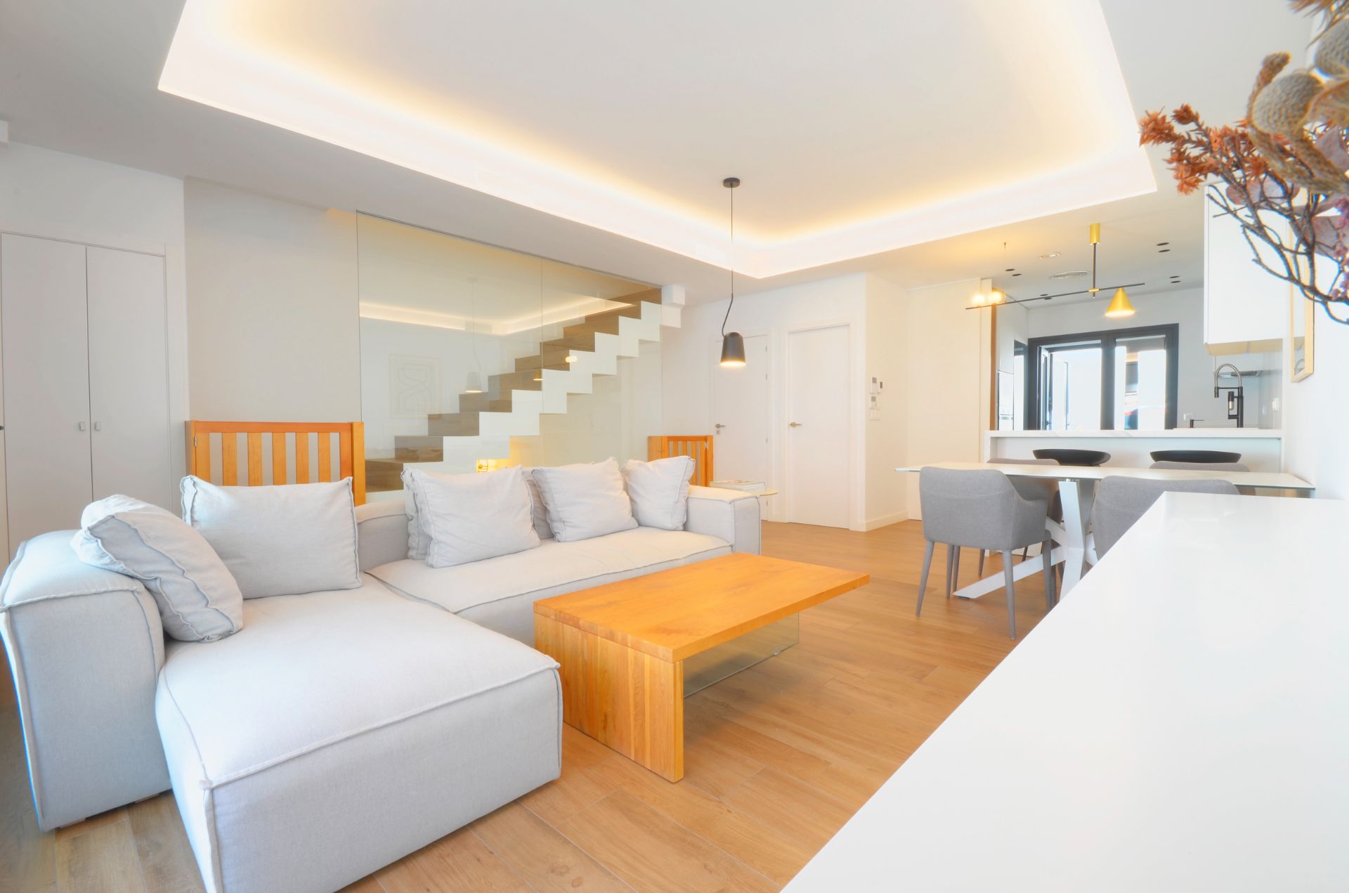 Living room of Single-family semi-detached for sale in  Huelva Capital  with Air Conditioner, Heating and Private garden