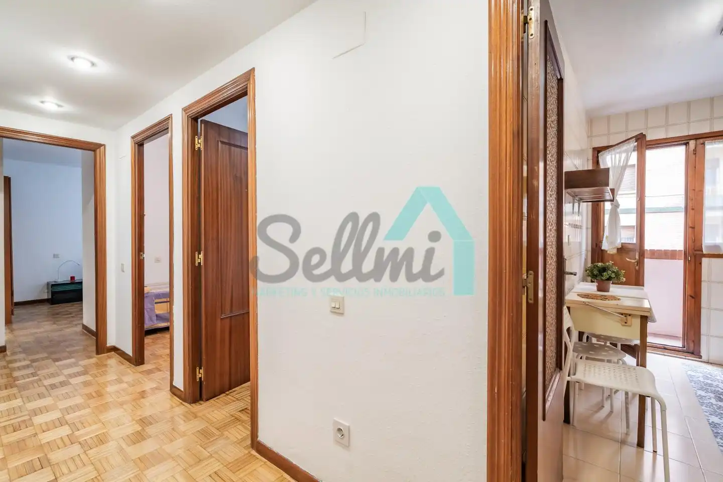 Piso de alquiler en Oviedo  con Calefacción, Parquet y Terraza