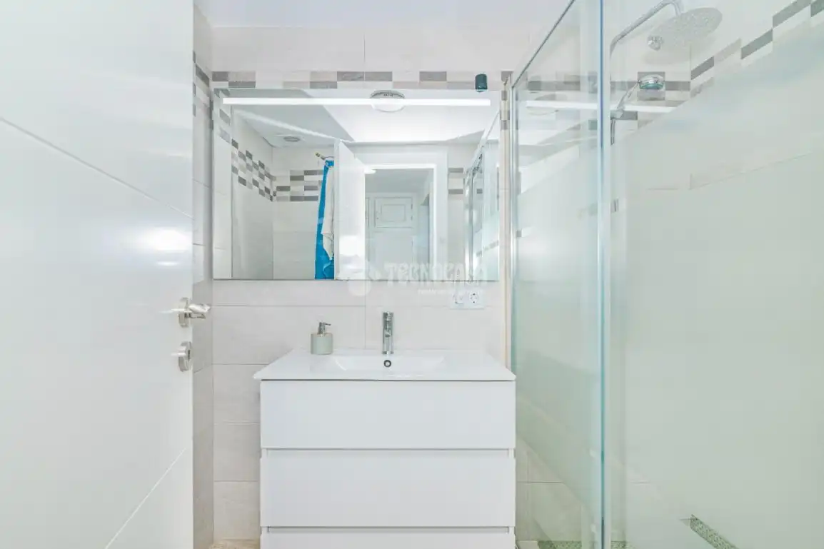 Bathroom of Flat for sale in Lucena  with Air Conditioner