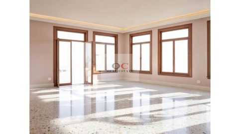 Piso en venta de 400 metros. Exclusividad y elegancia en el centro de Murcia, en Plaza Romea