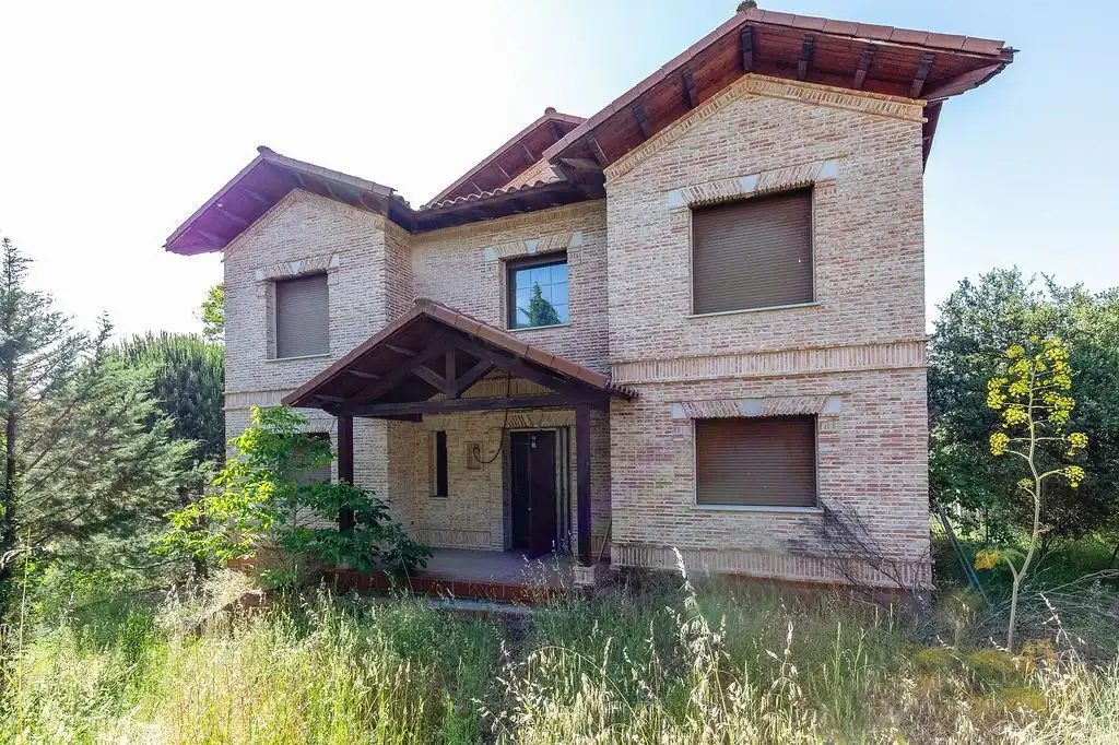 Vista exterior de Casa o xalet en venda en Villa del Prado amb Calefacció i Traster