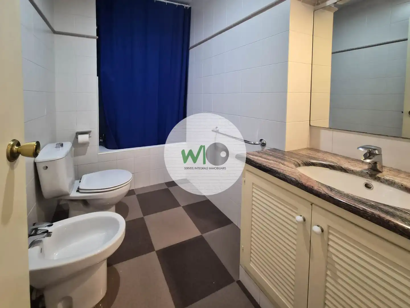 Badezimmer von Wohnung zur Miete in Ventalló mit Klimaanlage, Heizung und Terrasse