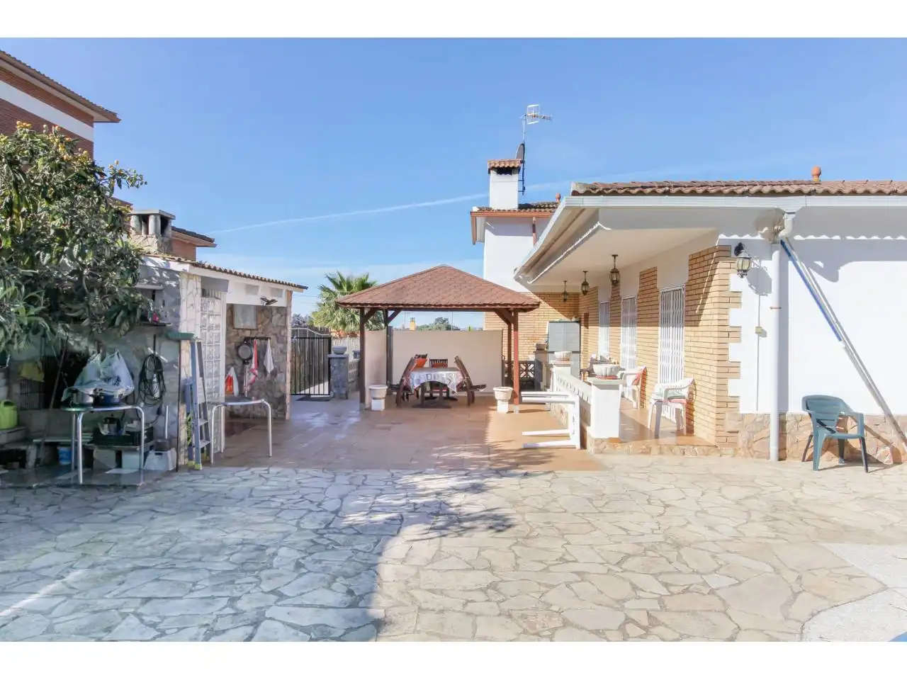 Vista exterior de Casa o xalet en venda en Lloret de Mar amb Calefacció, Jardí privat i Terrassa