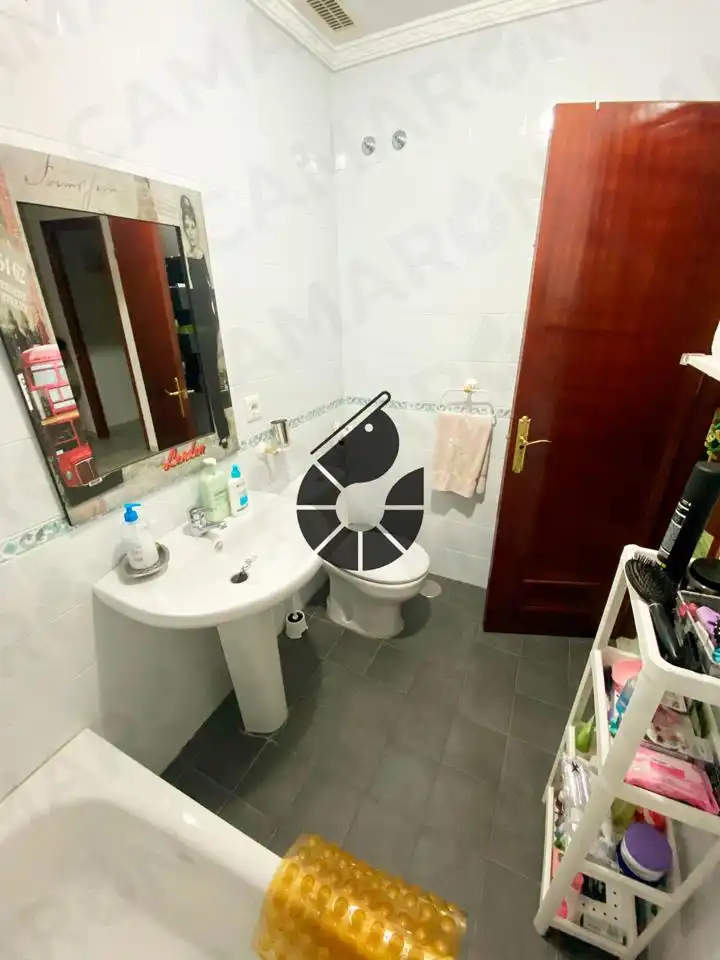 Baño de Casa adosada en venta en Bormujos con Aire acondicionado, Terraza y Trastero