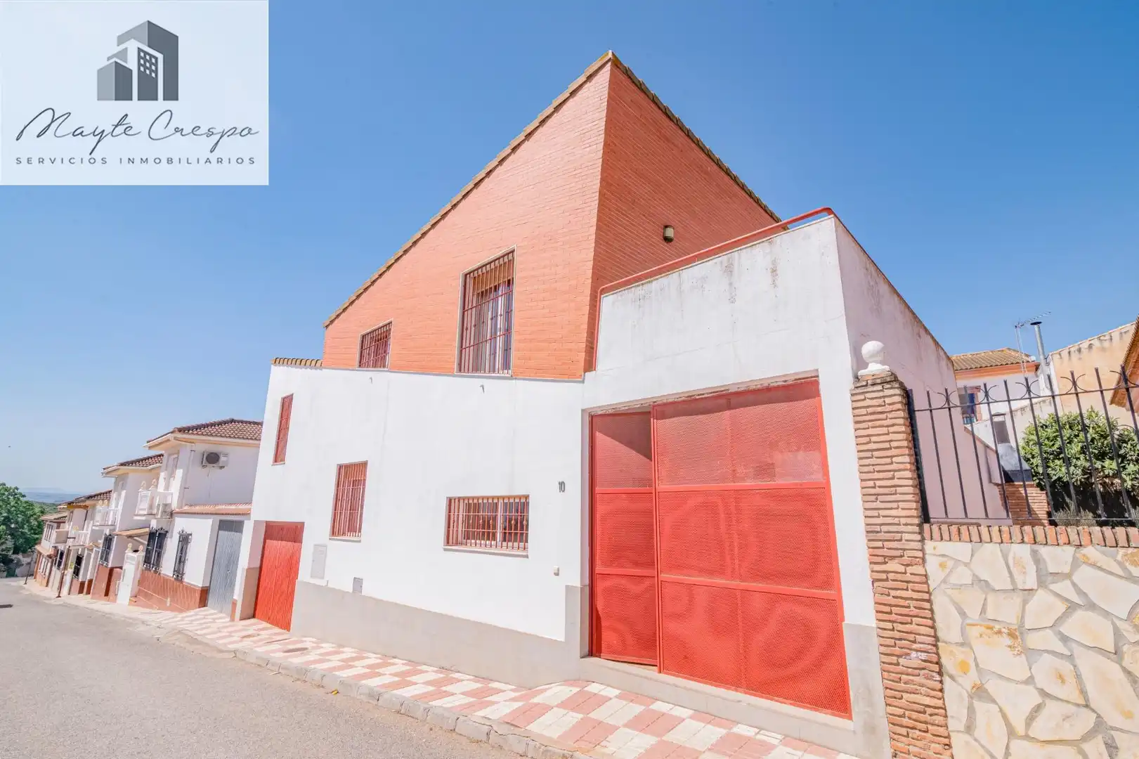 Xalet amb piscina en venda a Calle de Dalí