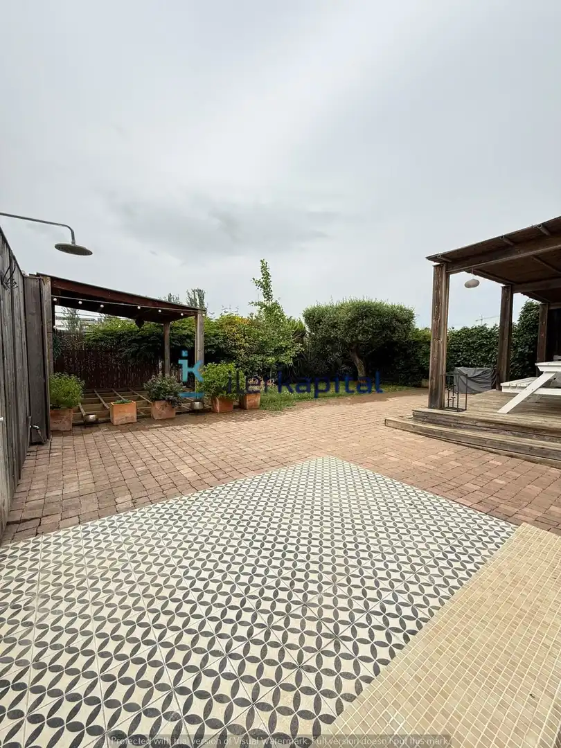 Terrassa de Casa o xalet en venda en Lleida amb Aire condicionat, Calefacció i Jardí privat