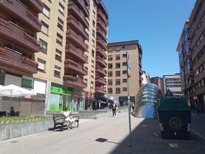 Vista exterior de Pis en venda en Bilbao  amb Terrassa