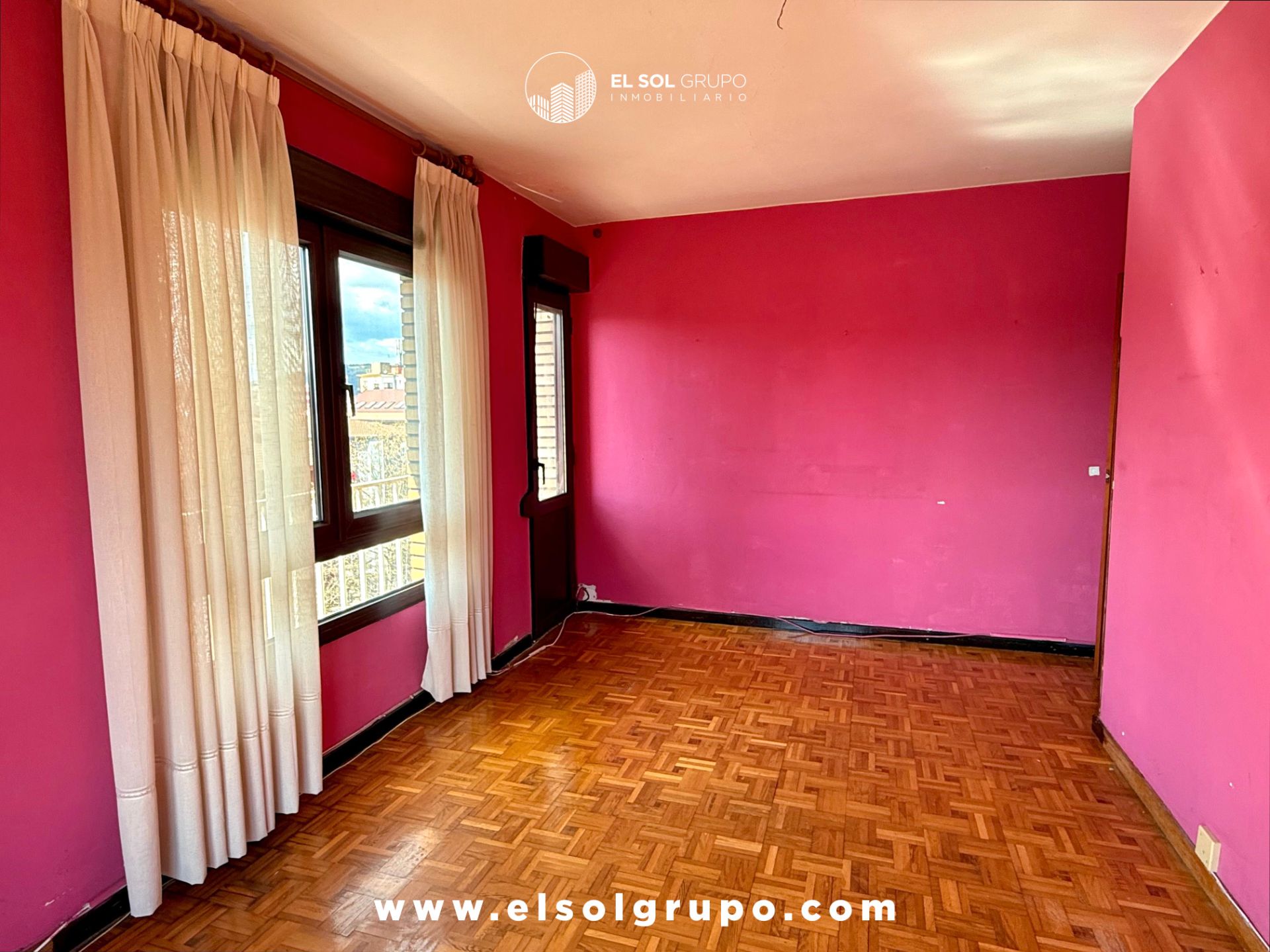Bedroom of Flat for sale in Gijón   with Furnished and Balcony