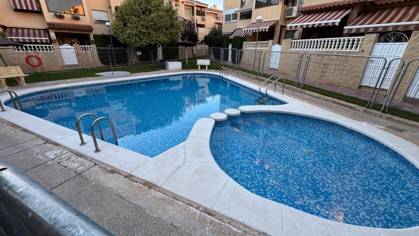 Swimming pool of Single-family semi-detached for sale in San Vicente del Raspeig / Sant Vicent del Raspeig  with Air Conditioner, Heating and Private garden
