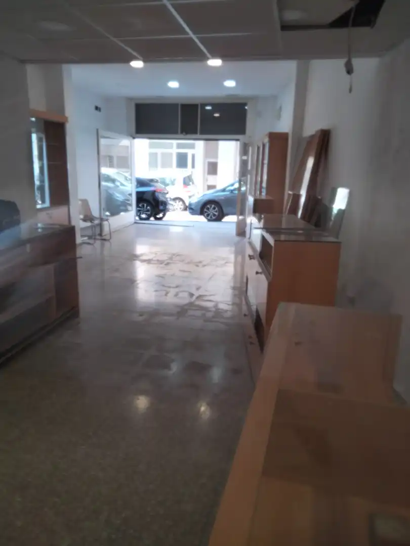 Business premises for sale in El Alborgí