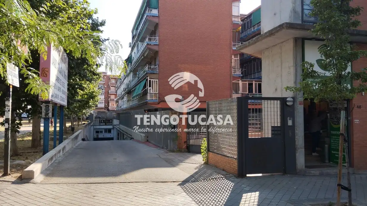 Garage for rent in Calle de Luis Ruiz, Pueblo Nuevo
