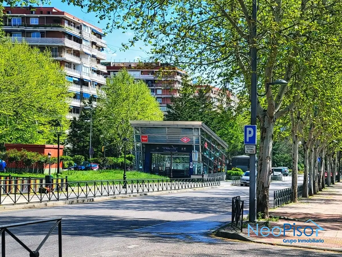 Vista exterior de Pis en venda en Alcorcón amb Aire condicionat, Terrassa i Moblat