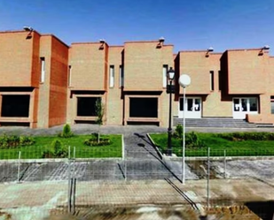 Vista exterior de Edifici en venda en Illescas