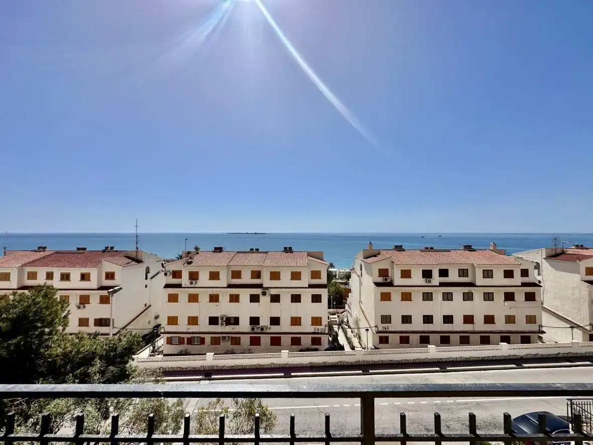 Vista exterior de Apartament en venda en Santa Pola amb Calefacció i Terrassa