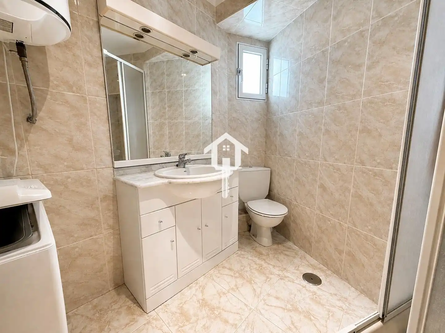 Baño de Piso en venta en Alicante / Alacant con Aire acondicionado, Calefacción y Amueblado