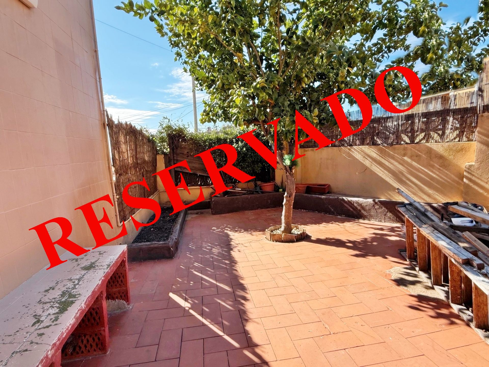 Jardí de Planta baixa en venda en Sant Vicenç Dels Horts amb Calefacció, Parquet i Terrassa