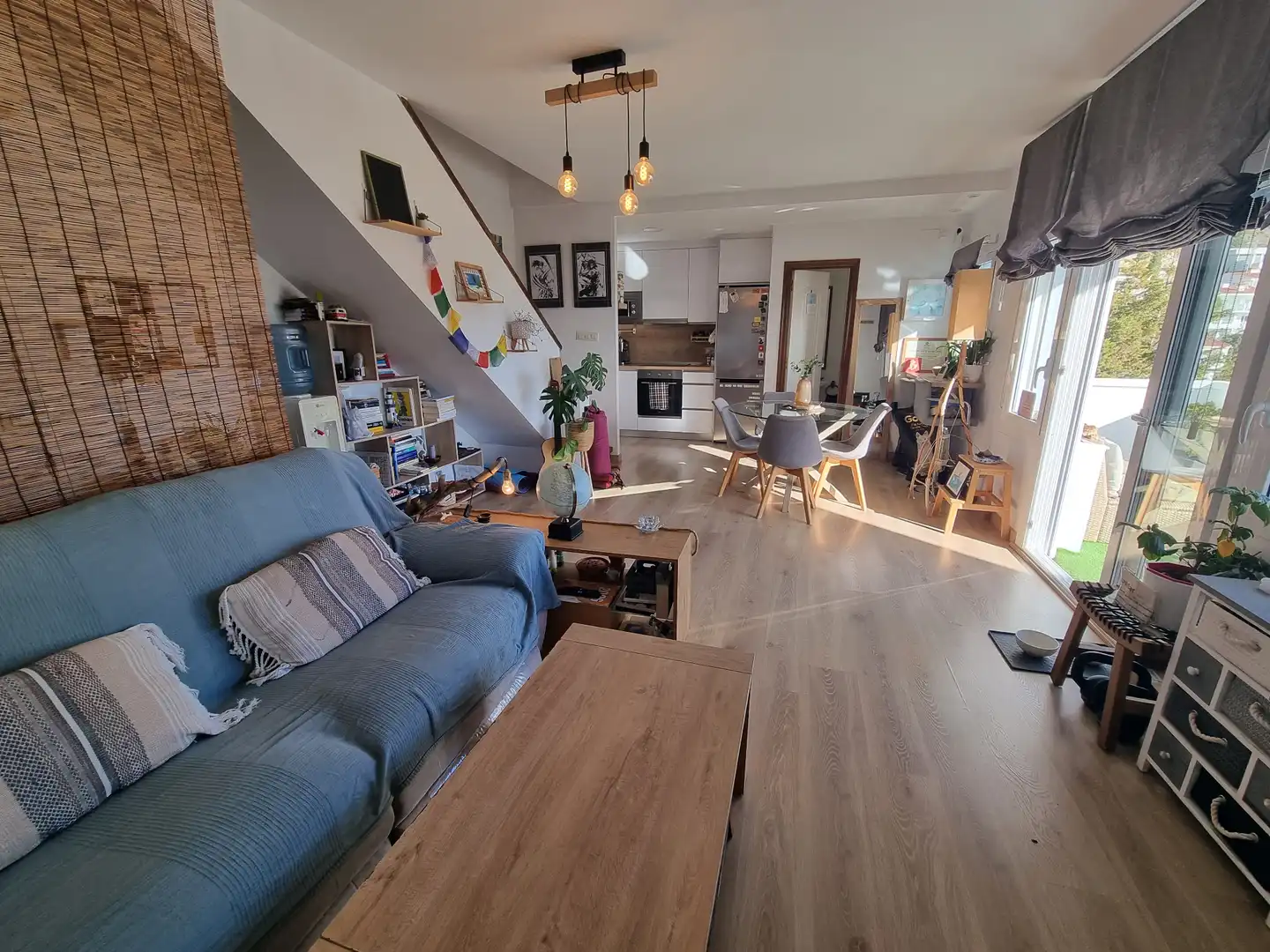 Wohnzimmer von Einfamilien-Reihenhaus zum Verkauf in Roses mit Klimaanlage, Heizung und Privatgarten