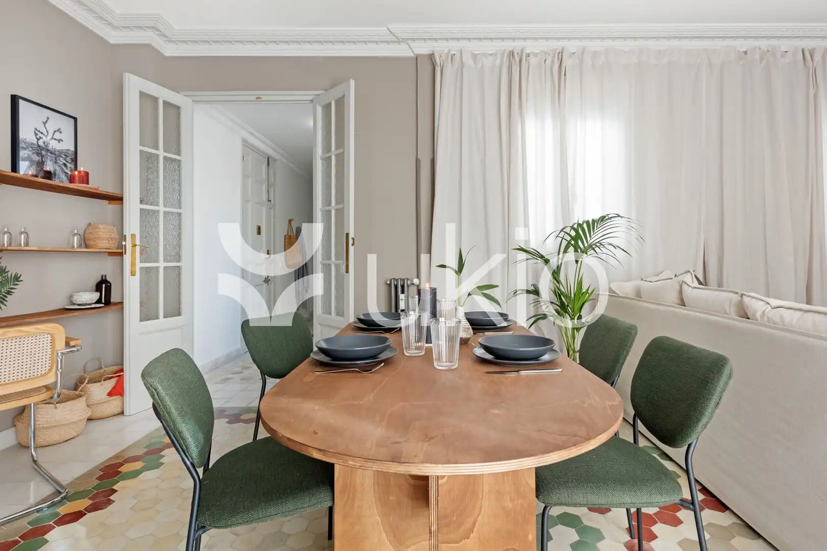 Comedor de Apartamento de alquiler en Madrid con Aire acondicionado, Terraza y Amueblado