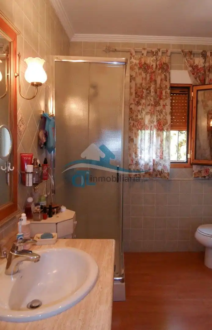 Baño de Casa o chalet en venta en Linares con Aire acondicionado, Jardín privado y Terraza
