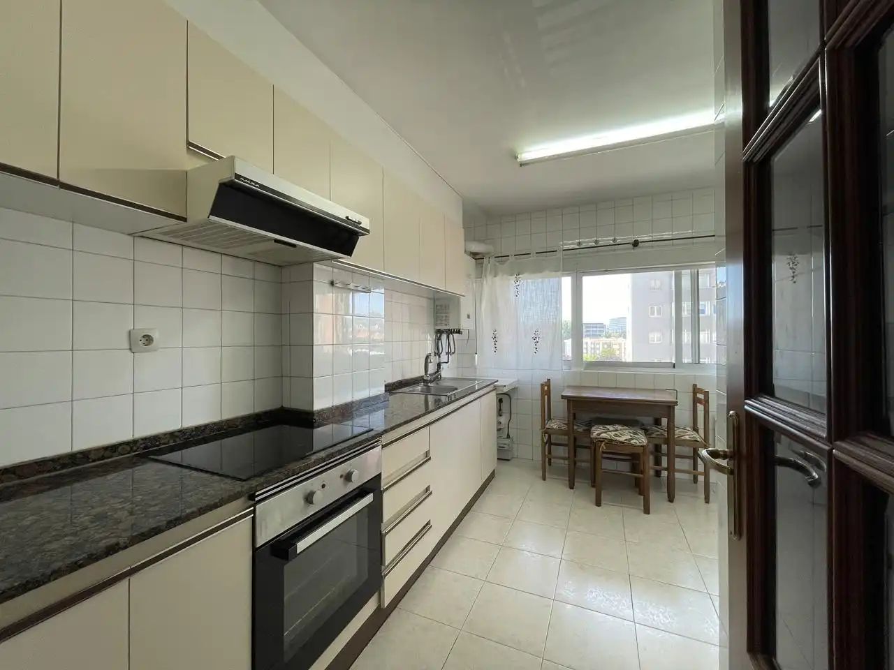 Cocina de Piso en venta en A Coruña Capital  con Calefacción y Trastero