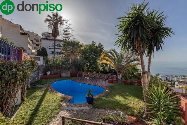 Casa-chalet en Venta en  MARAVILLAS NORTE, LAS en La Herradura centro