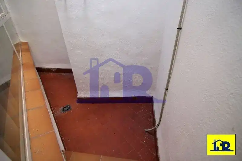 Piso de alquiler en Cuenca con Calefacción, Terraza y Amueblado