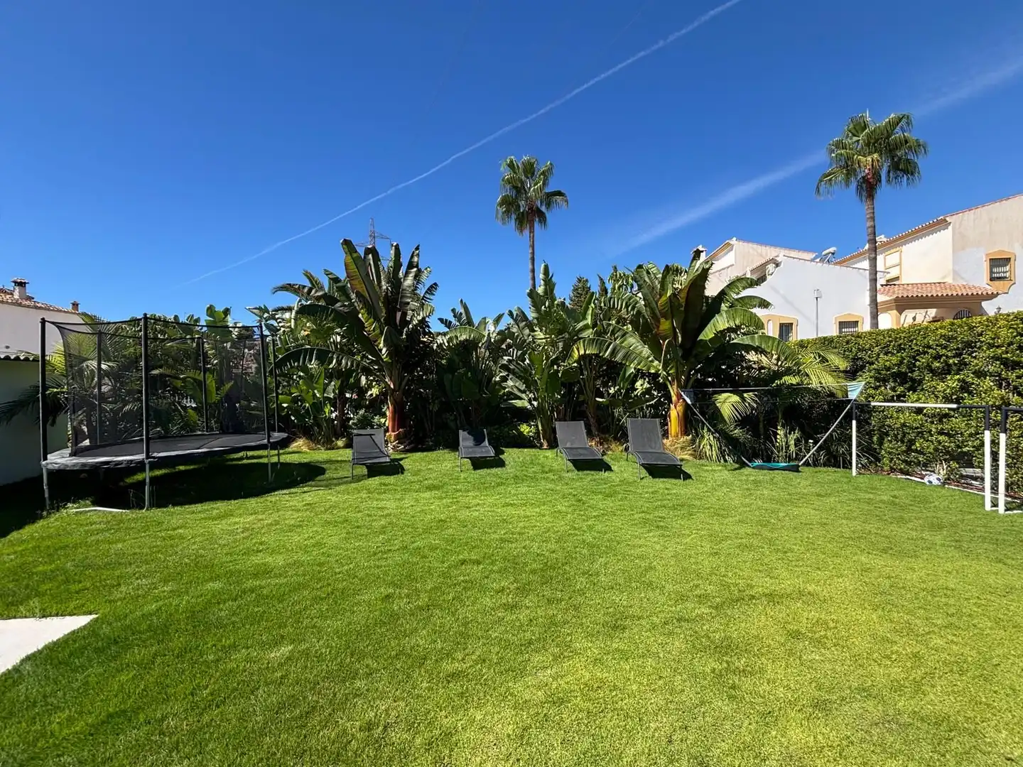 Jardí de Casa o xalet en venda en Benalmádena amb Aire condicionat, Jardí privat i Terrassa