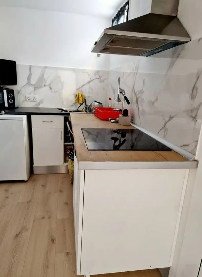 Küche von Erdgeschoss zum Verkauf in Barcelona mit Terrasse