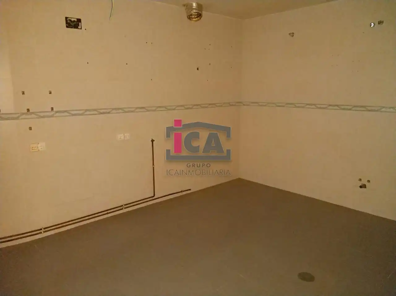 Local comercial en venda a AVDA RODRIGUEZ DE LEDESMA (LOCAL EN EDIFICIO ZIGURAT), imagen 8