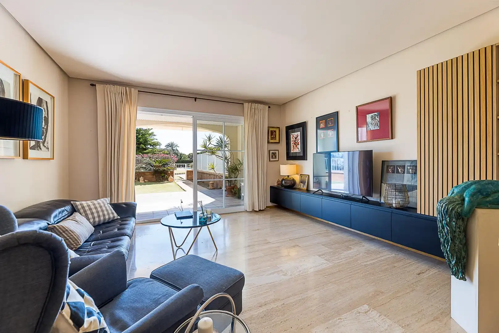 Living room of Ground floor for sale in  Palma de Mallorca  with Air Conditioner, Private garden and Terrace