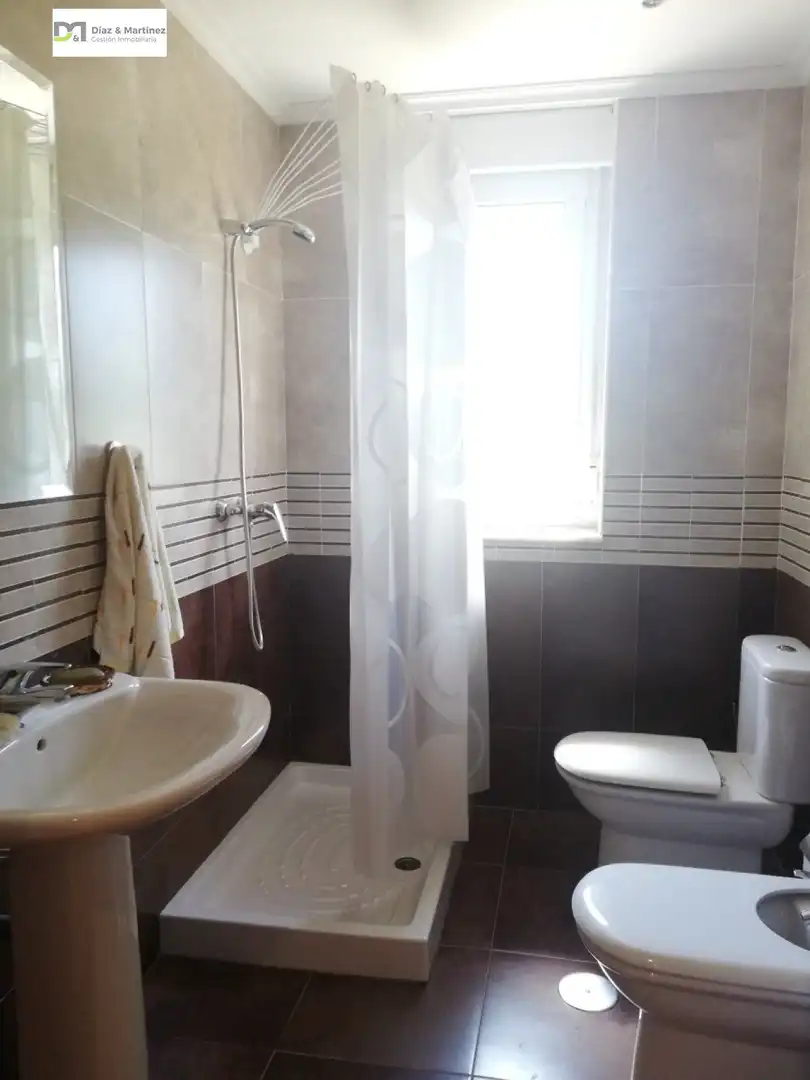 Baño de Casa o chalet en venta en Santa Colomba de Curueño con Jardín privado, Parquet y Terraza