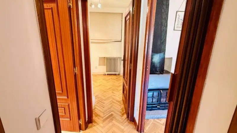 Wohnung zum Verkauf in El Espinar mit Heizung, Privatgarten und Parkett