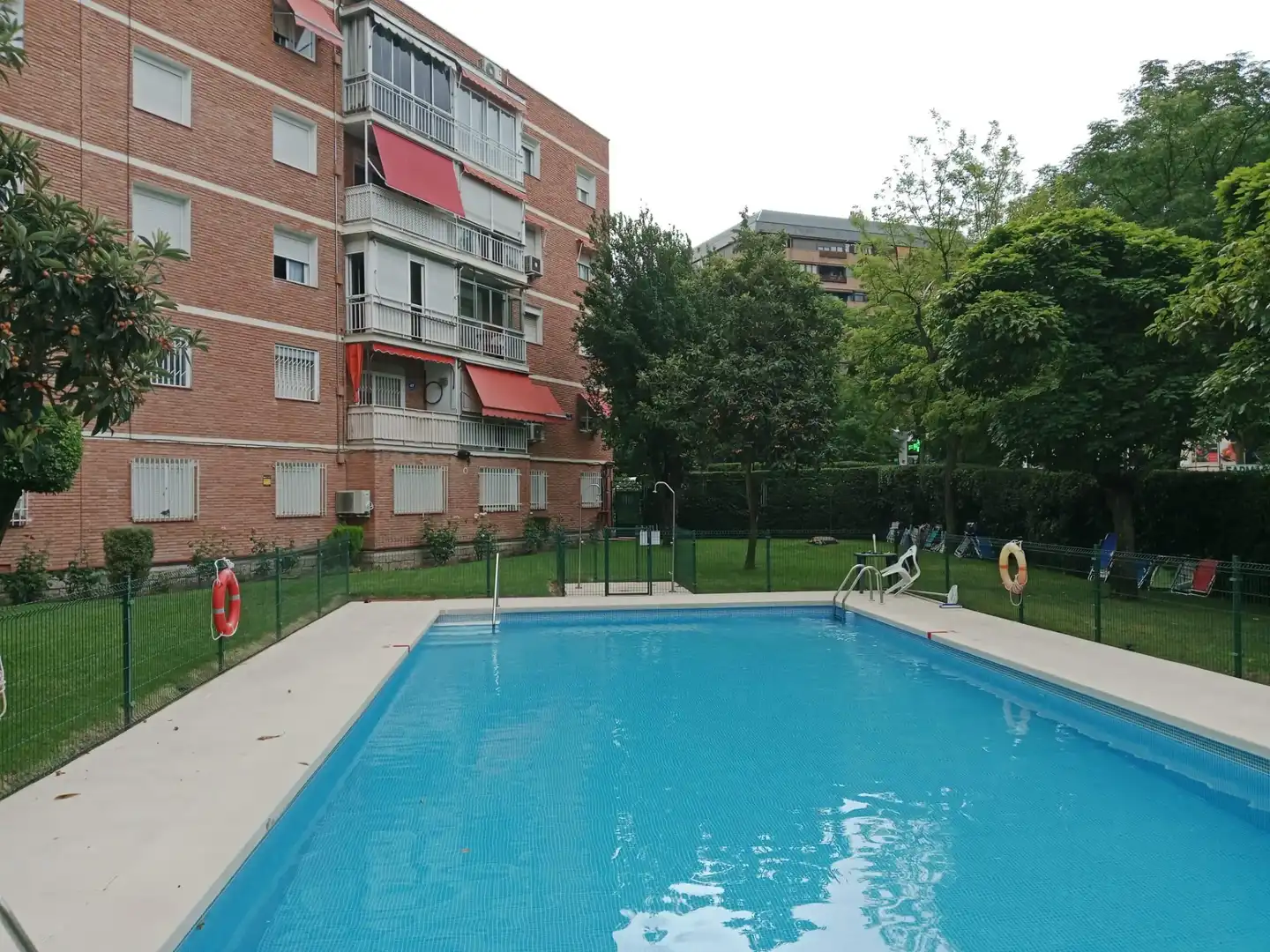 Flat with terrace for sale in Calle de Nuria